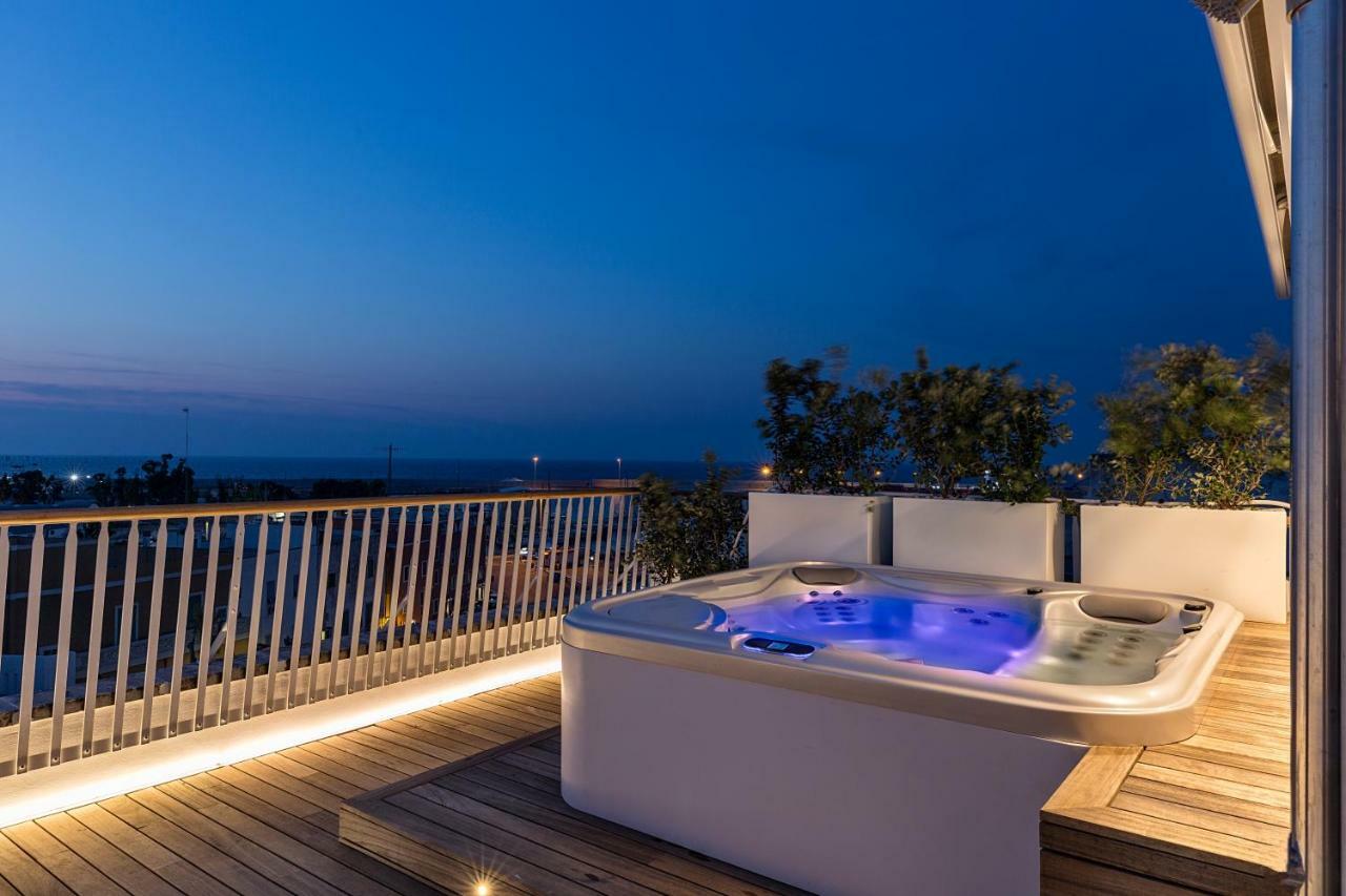 Attico Sul Porto Antico Apartment Monopoli Bagian luar foto